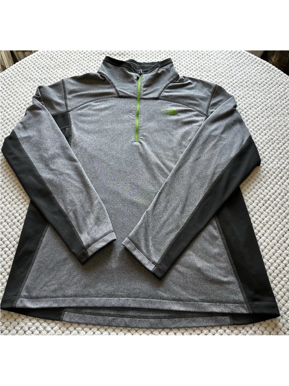 The North Face Men’s XL 1/4 Zip Gray, Black And Green Pullover